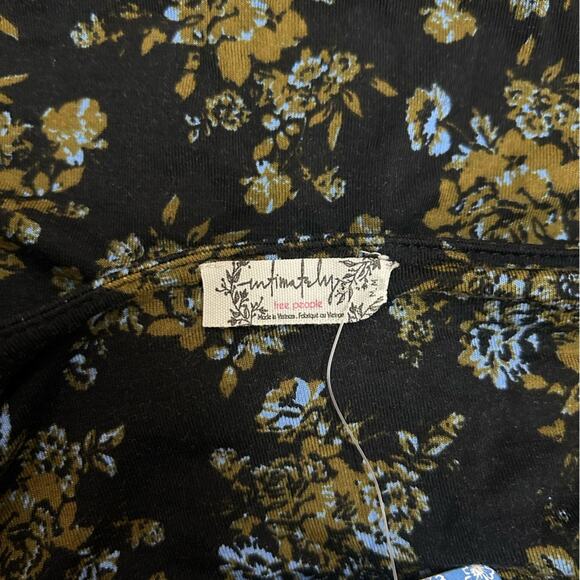 Free People Wrap Front Floral Long Sleeve Bodysuit NWT - Picture 5 of 7